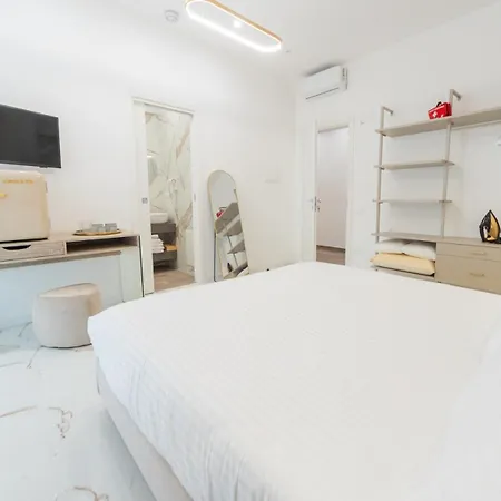 Modern 4* Salerno