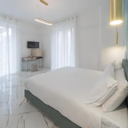 B&B Modern 4*